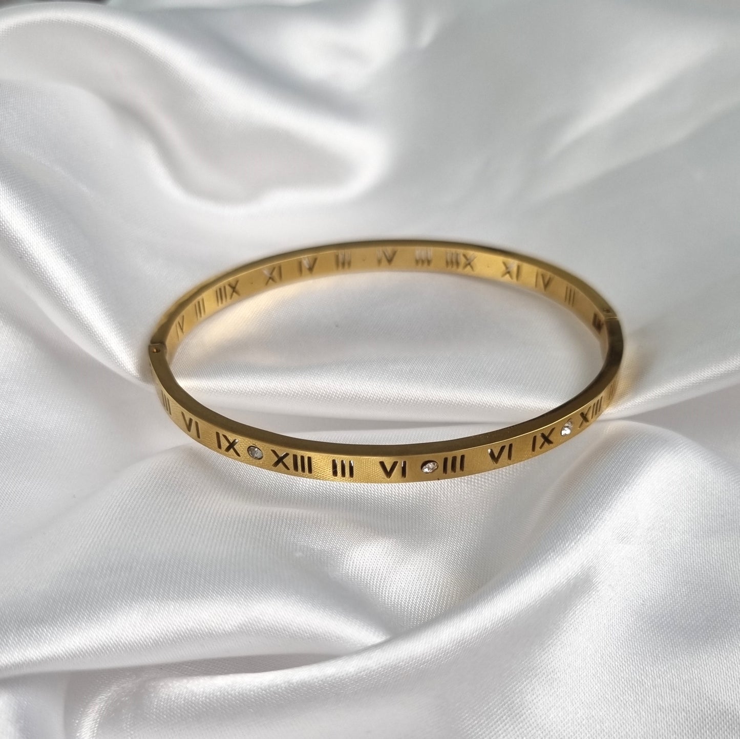 ROMAN BANGLE - GOLD